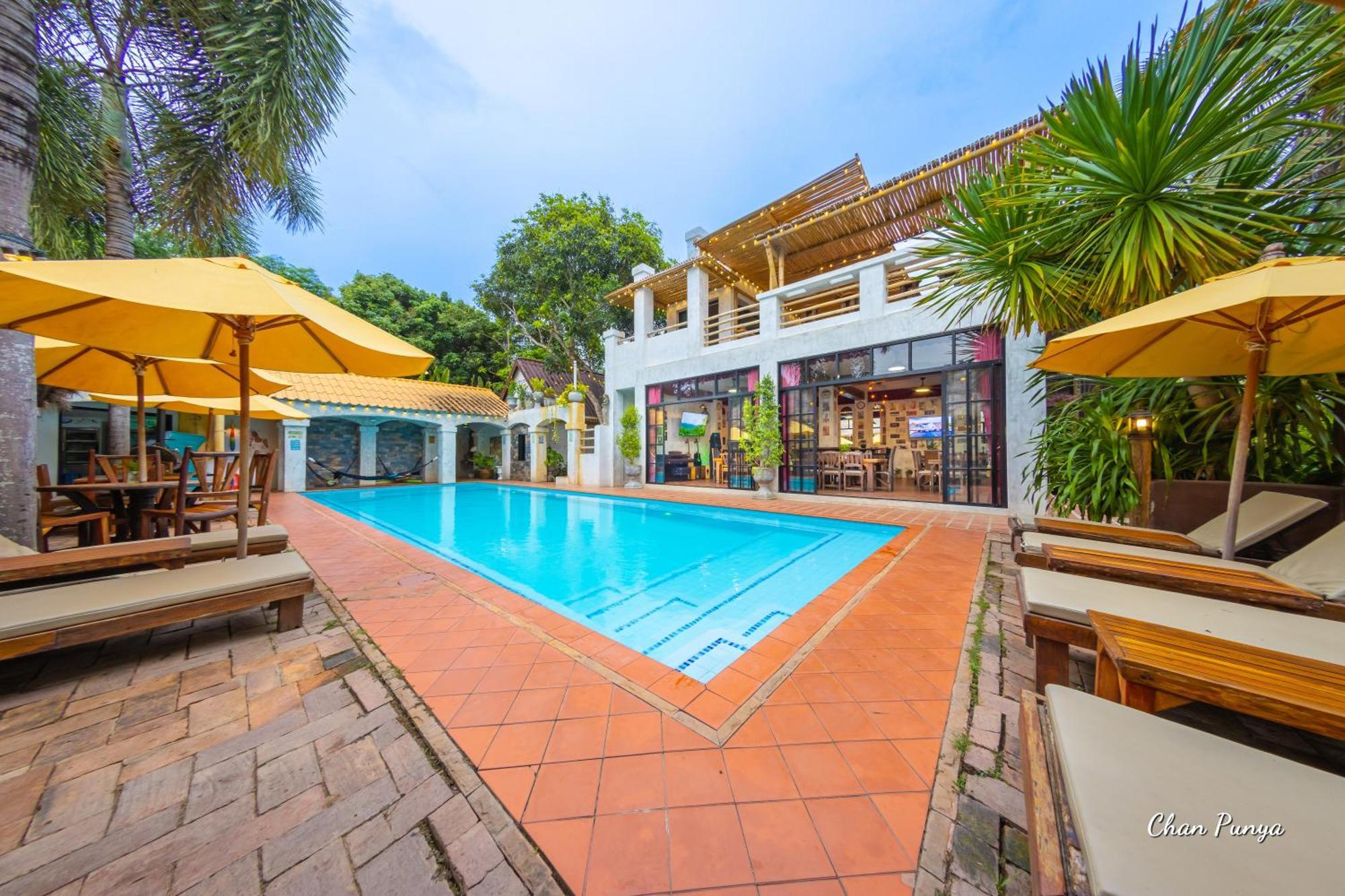 Baanpong Lodge San Kamphaeng Exterior photo