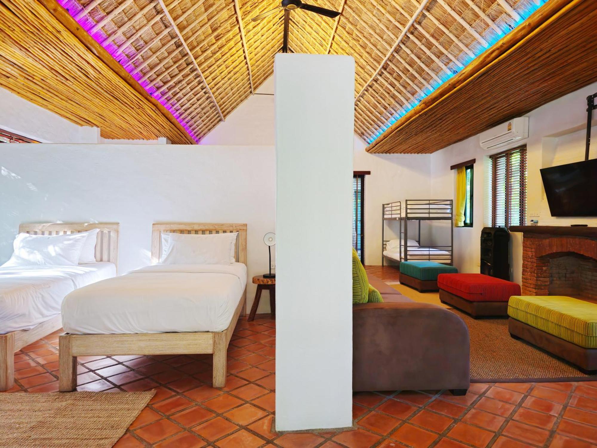 Baanpong Lodge San Kamphaeng Exterior photo